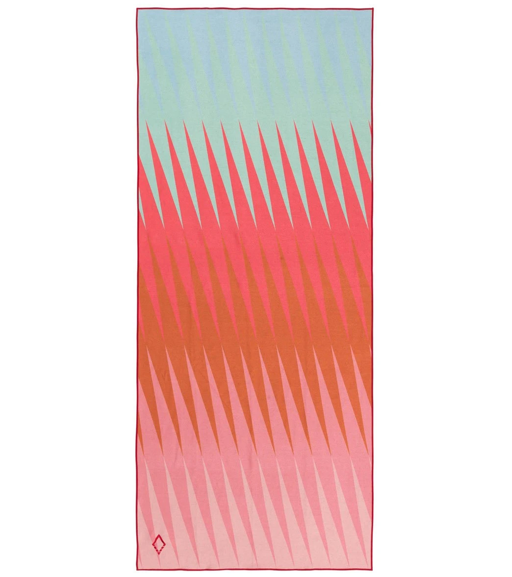 Nomadix Heat Wave Yoga Mat Towel 1 Nomadix Heat Wave Yoga Mat Towel