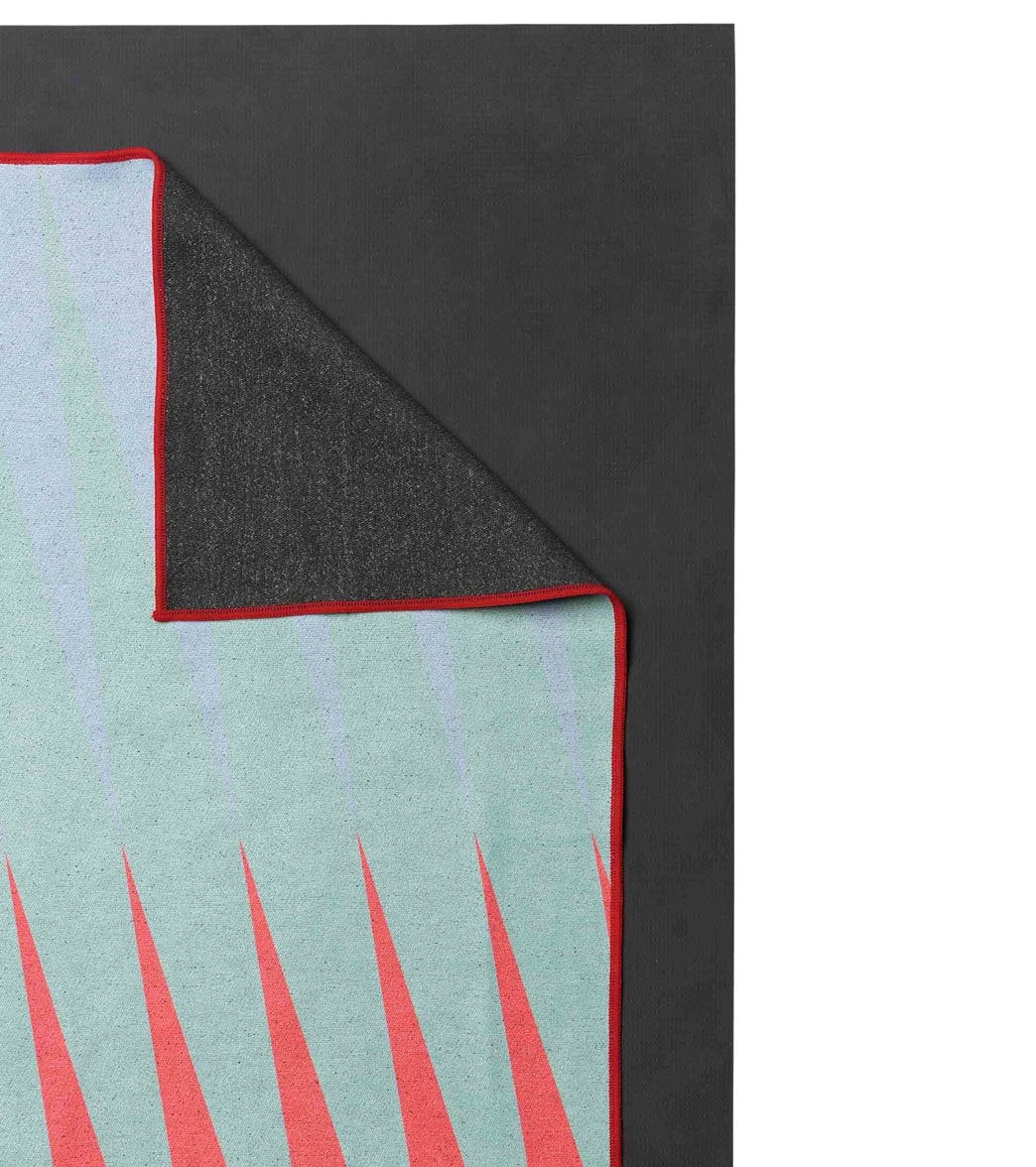 Nomadix Heat Wave Yoga Mat Towel 2 Nomadix Heat Wave Yoga Mat Towel - Image 2