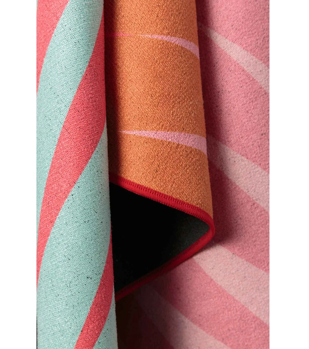 Nomadix Heat Wave Yoga Mat Towel 3 Nomadix Heat Wave Yoga Mat Towel - Image 3