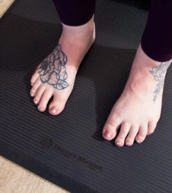 Hugger Mugger Utimate Cushion Extra Long Yoga Mat 74 -Yoga Balance 6989235683371 black 3a