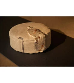 Halfmoon Silk Eye Mask -Yoga Balance 7057948475435 flora 3a