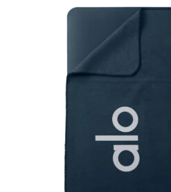 Alo Yoga Grounded No-Slip Mat Towel Eclipse -Yoga Balance 7069184819243 eclipse 4a