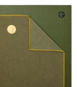 Manduka Yogitoes® Yoga Mat Towel, 71" Earth 6 Manduka Yogitoes® Yoga Mat Towel, 71" Earth -Yoga Balance 7139077521451 earth 4a